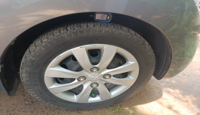 2013 Hyundai Eon MAGNA +, Petrol, Manual, 66,186 km, tyre