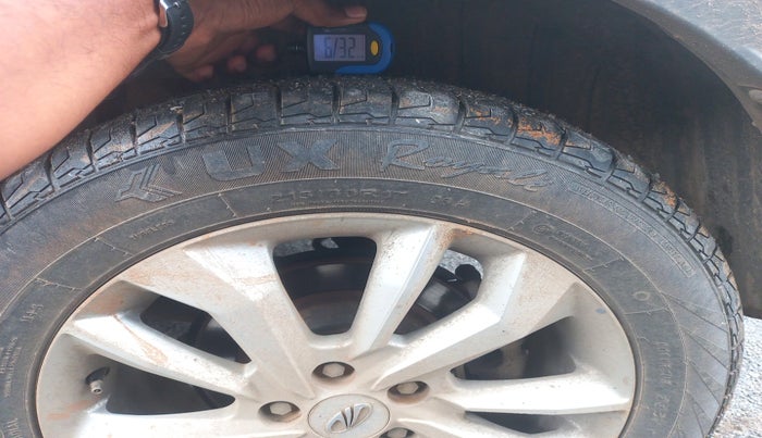 2020 Mahindra XUV300 W8 1.2 PETROL, Petrol, Manual, 61,907 km, tyre