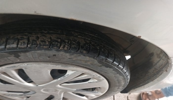 2013 Maruti Wagon R 1.0 VXI, Petrol, Manual, 1,66,545 km, tyre
