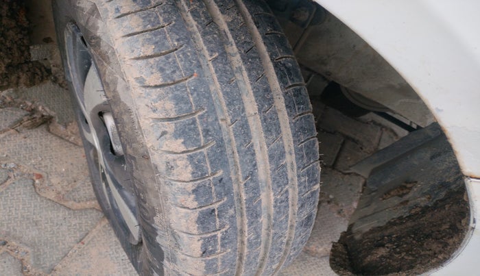 2011 Maruti Ritz LDI, Diesel, Manual, 2,39,199 km, tyre