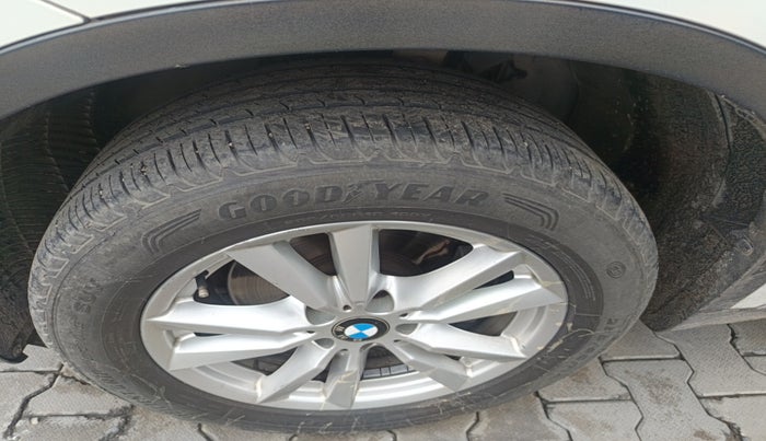2016 BMW X5 XDRIVE 30 D, Diesel, Automatic, 1,67,485 km, tyre