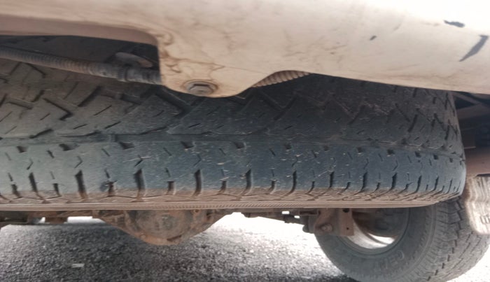 2011 Mahindra Scorpio VLX 2WD BS-III, Diesel, Manual, 2,59,708 km, tyre