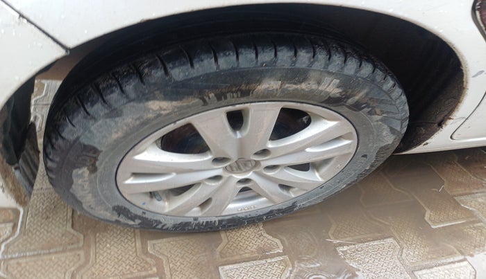 2016 Maruti Ertiga ZDI + SHVS, Diesel, Manual, 1,25,337 km, tyre