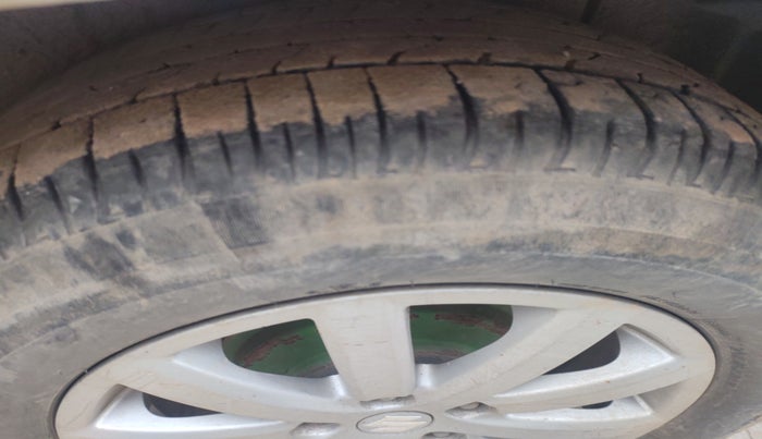 2011 Maruti SX4 ZDI, Diesel, Manual, 1,42,823 km, tyre
