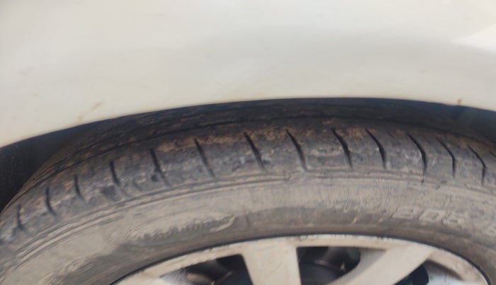 2011 Maruti SX4 ZDI, Diesel, Manual, 1,42,823 km, tyre
