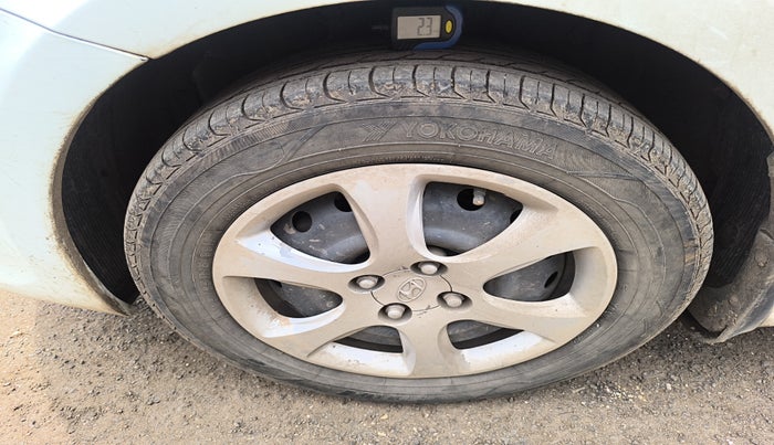 2013 Hyundai Verna FLUIDIC 1.6 CRDI EX, Diesel, Manual, 1,85,071 km, tyre