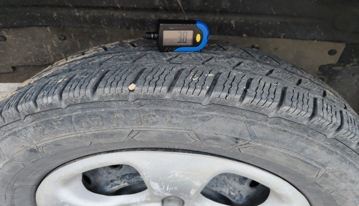 2010 Mahindra Scorpio LX, Diesel, Manual, 1,13,745 km, tyre