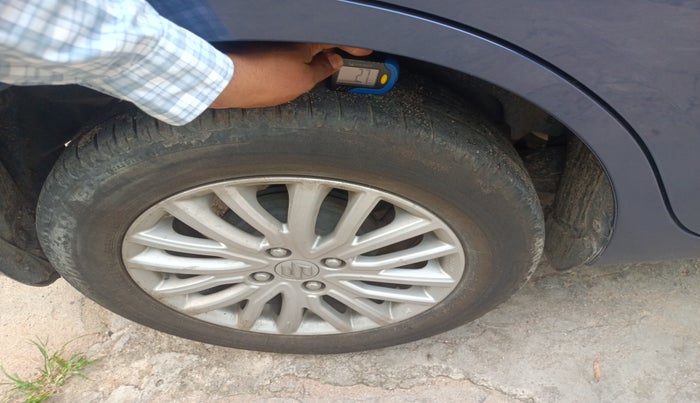 2018 Maruti Dzire ZXI, Petrol, Manual, 53,998 km, tyre