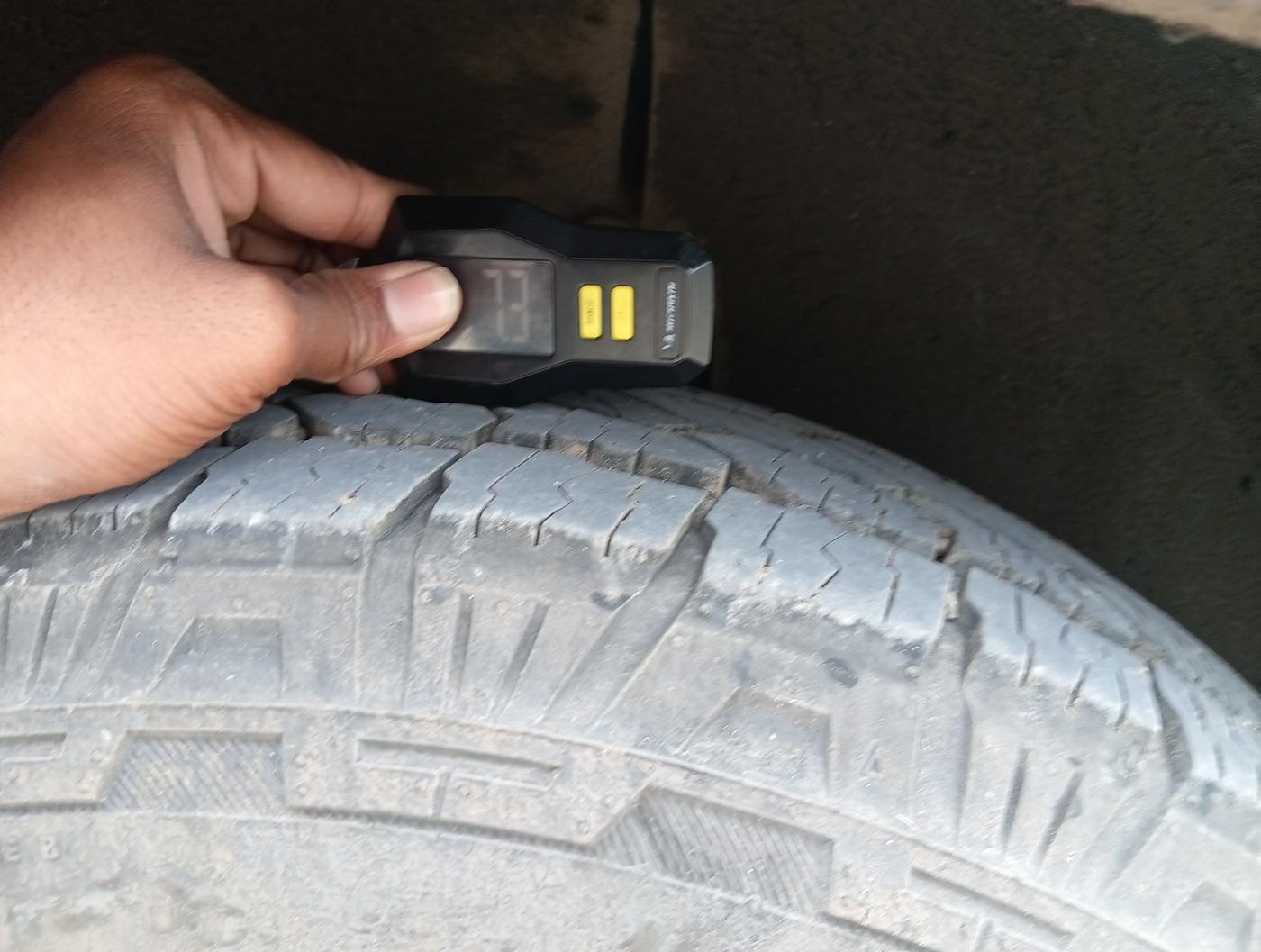 2021 Tata Safari XZA PLUS, Diesel, Automatic, 81,000 km, tyre