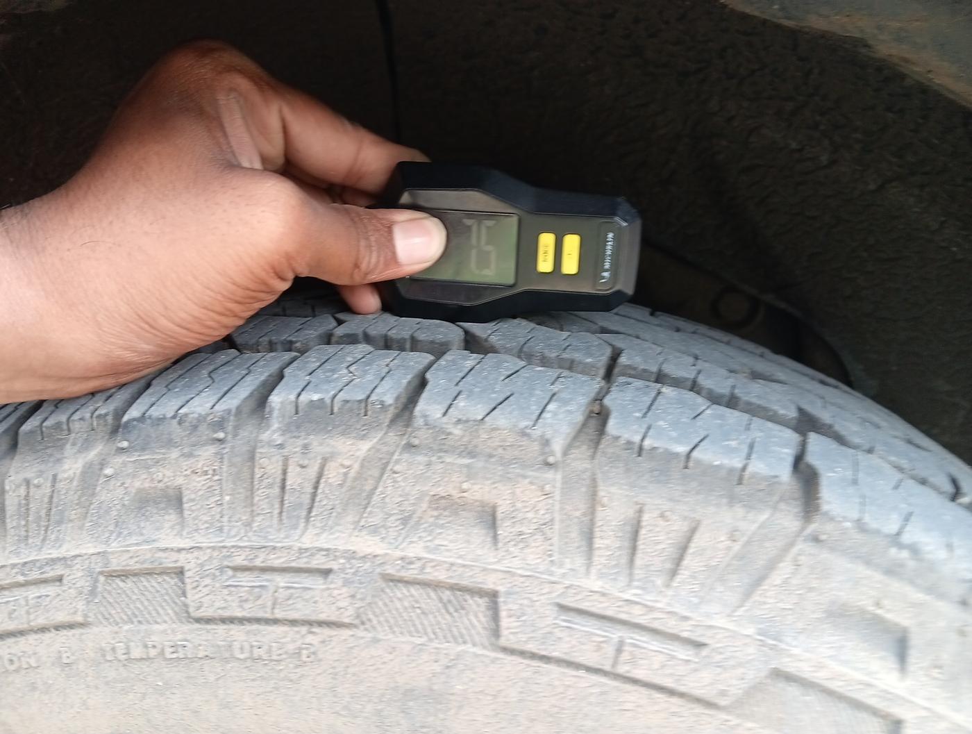 2021 Tata Safari XZA PLUS, Diesel, Automatic, 81,000 km, tyre