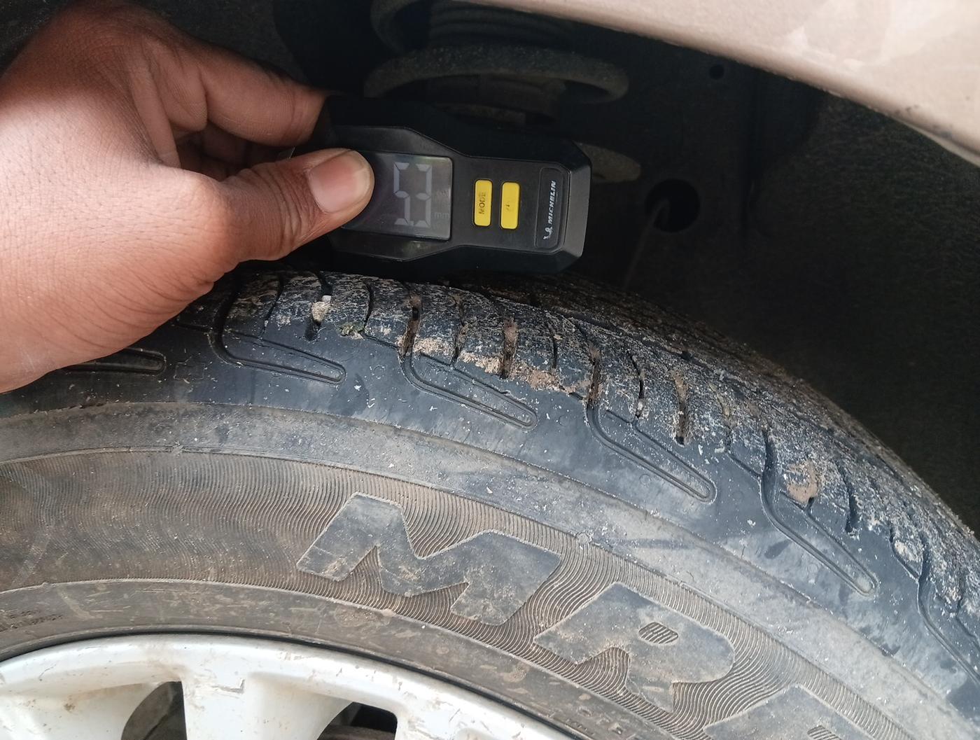 2018 Maruti Dzire ZDI AMT, Diesel, Automatic, 1,00,000 km, tyre