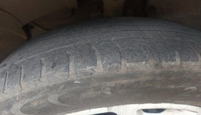 2018 Renault Duster RXL PETROL, Petrol, Manual, 68,811 km, tyre