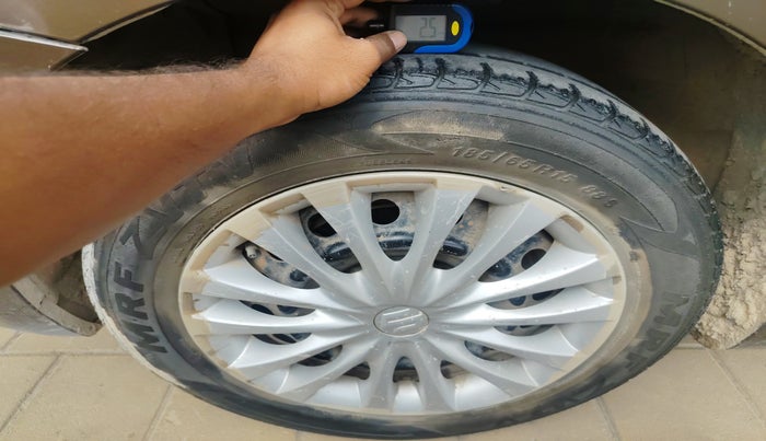 2015 Maruti Ciaz VXI, Petrol, Manual, 46,936 km, tyre