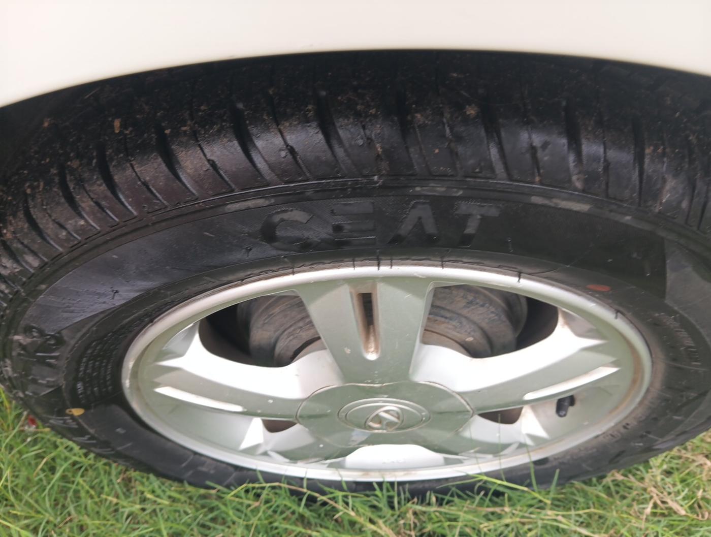 2011 Hyundai i20 ASTA 1.2, Petrol, Manual, 1,13,008 km, tyre