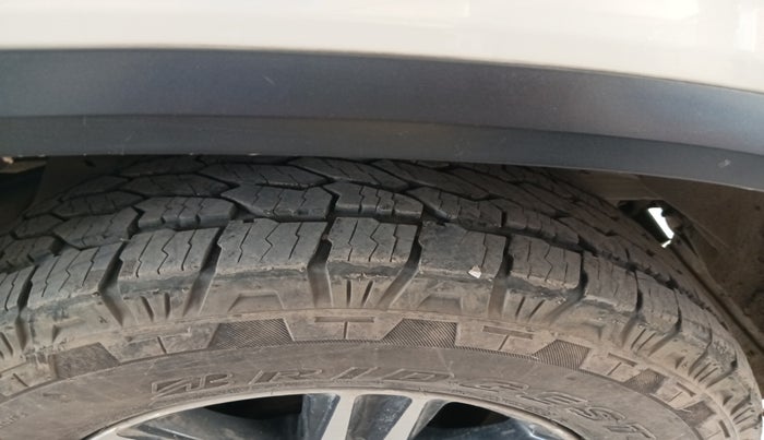 2018 Toyota Fortuner 2.8 4X2 AT, Diesel, Automatic, 1,60,357 km, tyre