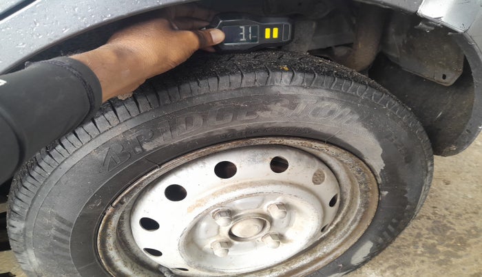 2010 Maruti Wagon R 1.0 LX, Petrol, Manual, 1,29,284 km, tyre