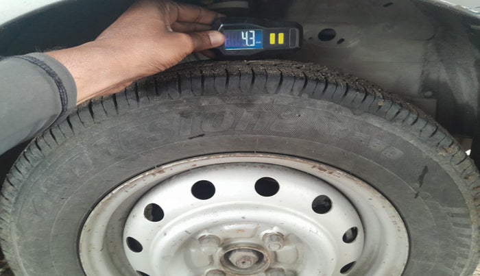 2010 Maruti Wagon R 1.0 LX, Petrol, Manual, 1,29,284 km, tyre