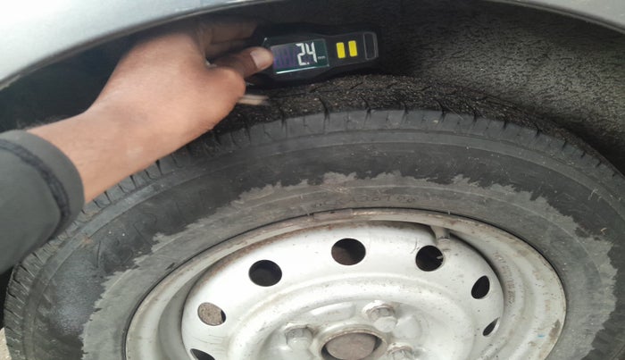 2010 Maruti Wagon R 1.0 LX, Petrol, Manual, 1,29,284 km, tyre