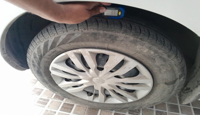 2022 Maruti Dzire VXI AMT, Petrol, Automatic, 31,794 km, tyre