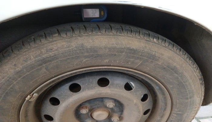 2010 Maruti Swift VXI, Petrol, Manual, 68,788 km, tyre