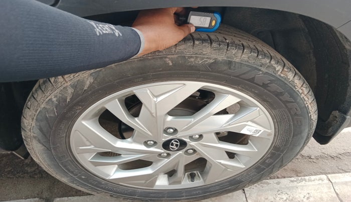 2023 Hyundai Creta SX 1.5 PETROL, Petrol, Manual, 17,121 km, tyre
