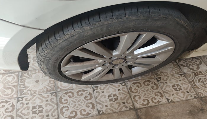 2013 Mercedes Benz B Class B 180 SPORTS PETROL, Petrol, Automatic, 26,882 km, tyre