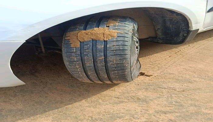 2010 Maruti Ritz VDI, Diesel, Manual, 1,16,466 km, tyre