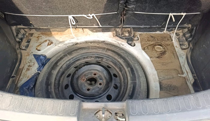2010 Maruti Ritz VDI, Diesel, Manual, 1,16,466 km, tyre