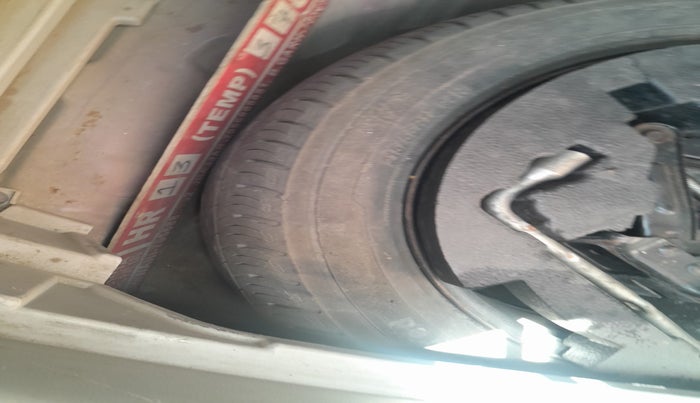 2019 Mahindra XUV300 W8 (O) 1.2 PETROL, Petrol, Manual, 64,072 km, tyre