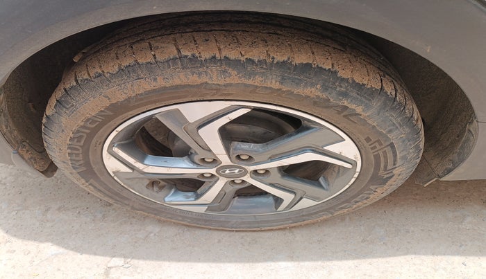2018 Hyundai Creta SX (O) 1.6 DIESEL, Diesel, Manual, 82,314 km, tyre