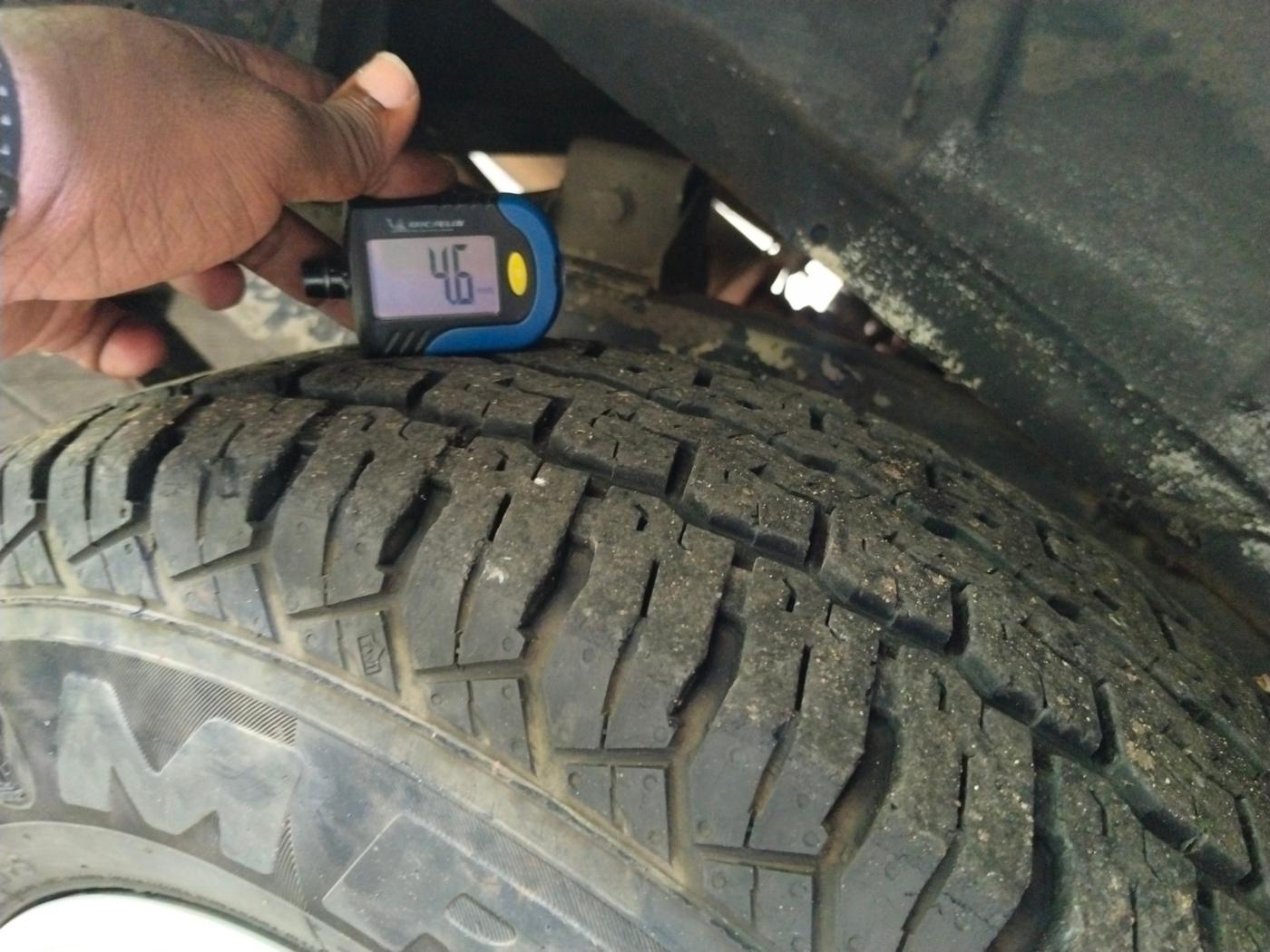 2012 Mahindra Bolero SLE BS-III, Diesel, Manual, 69,054 km, tyre