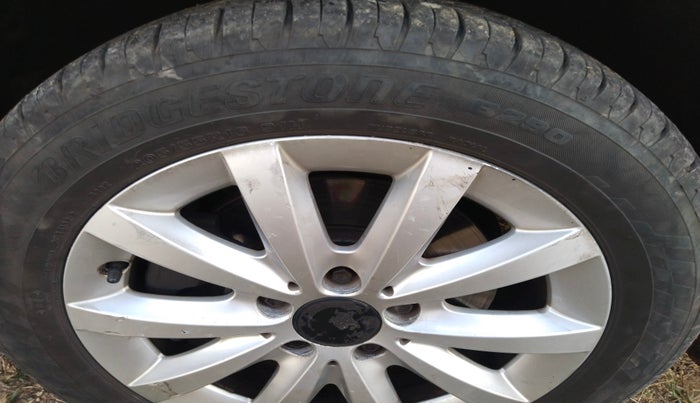 2013 Mercedes Benz B Class B180, Diesel, Automatic, 1,12,512 km, tyre