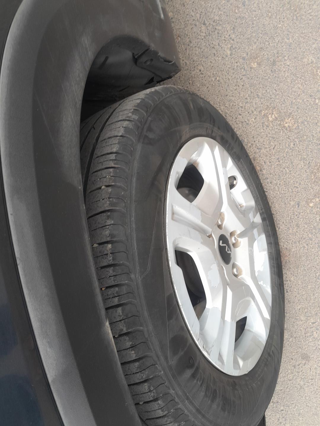 2022 KIA SONET HTK PLUS 1.2, Petrol, Manual, 94,500 km, tyre