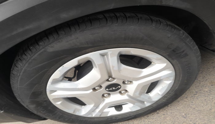 2022 KIA SONET HTK PLUS 1.2, Petrol, Manual, 92,825 km, tyre