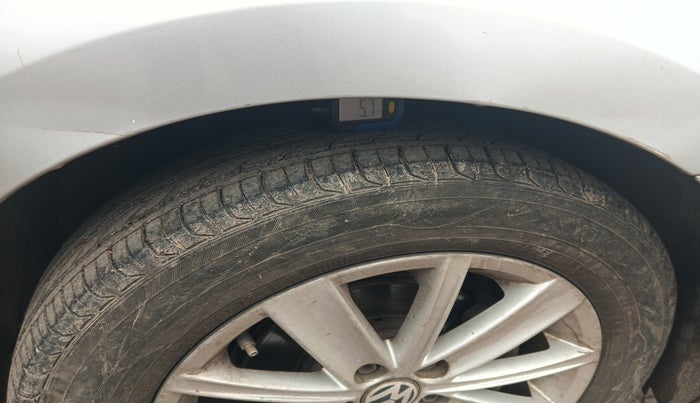 2016 Volkswagen Vento HIGHLINE 1.5 AT, Diesel, Automatic, 1,19,143 km, tyre