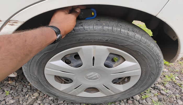 2015 Maruti Wagon R 1.0 VXI, Petrol, Manual, 2,00,366 km, tyre