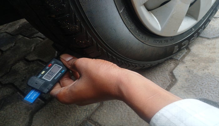 2023 Maruti Eeco 5 STR AC, Petrol, Manual, 34,463 km, tyre