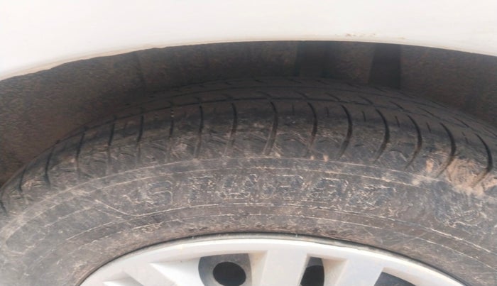 2018 Maruti Dzire VXI, Petrol, Manual, 79,505 km, tyre