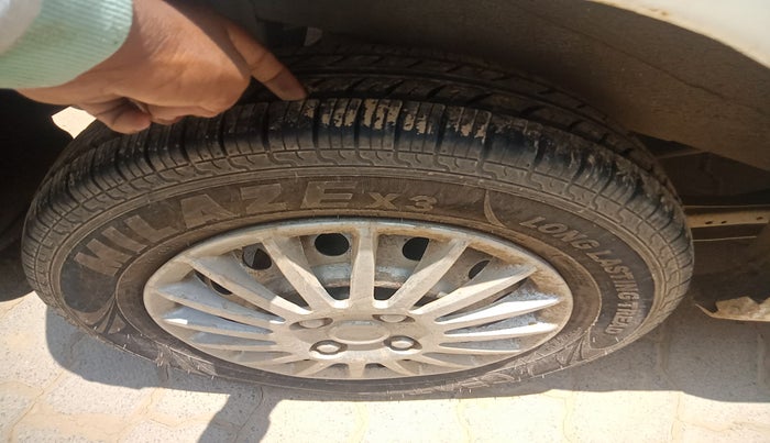 2015 Maruti Wagon R 1.0 LXI CNG, Petrol, Manual, 69,609 km, tyre