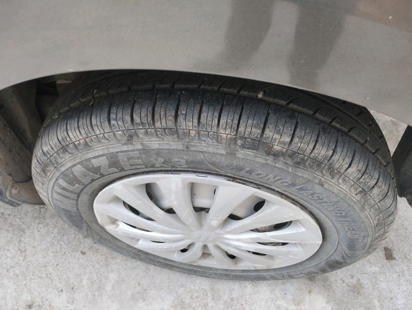 2019 Maruti Swift LXI, Petrol, Manual, 50,684 km, tyre