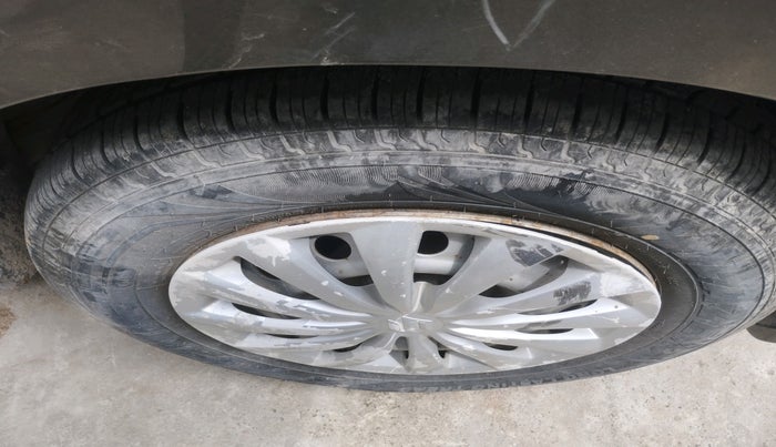 2019 Maruti Swift LXI, Petrol, Manual, 50,684 km, tyre