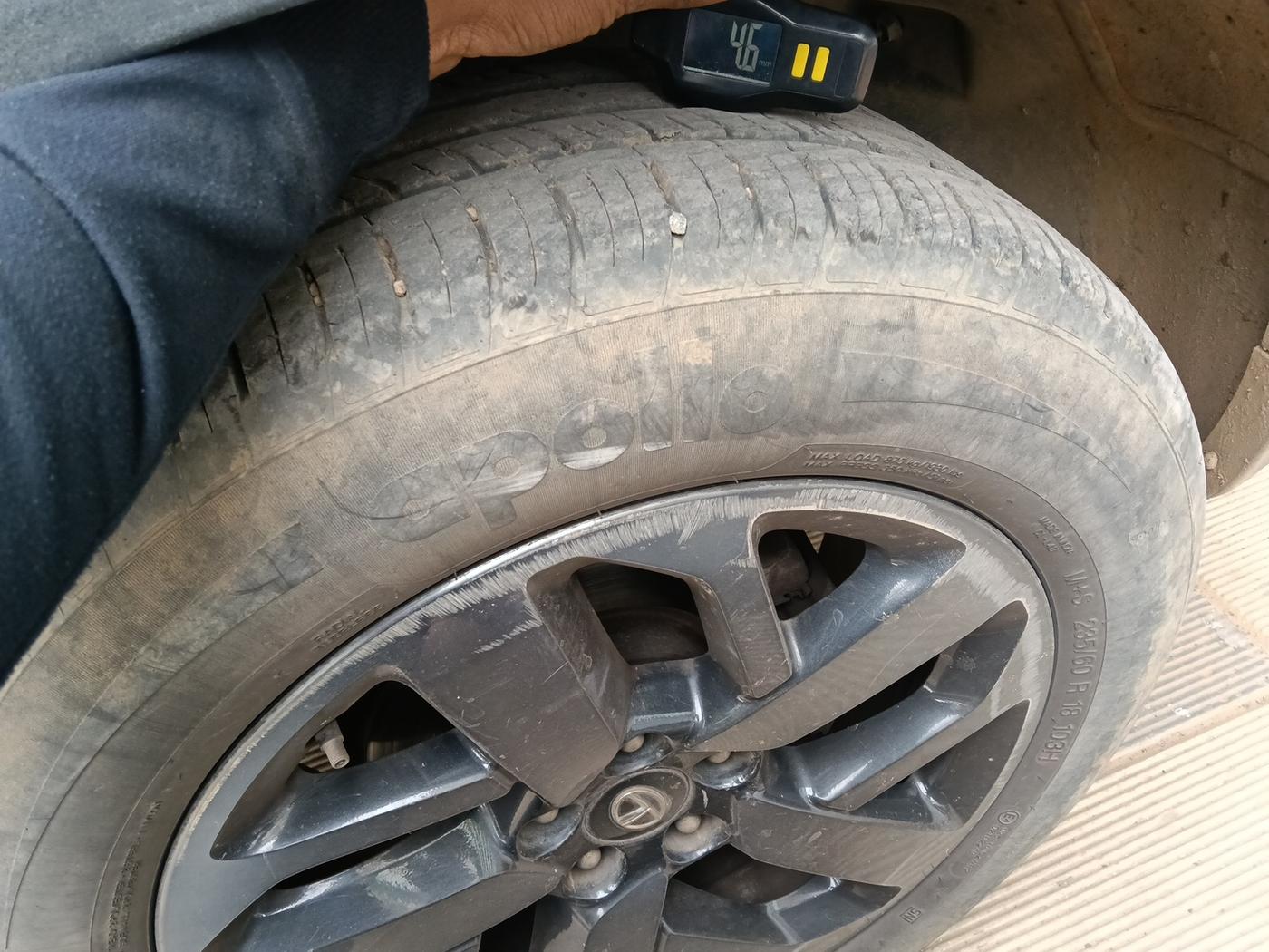 2023 Tata Harrier XZA PLUS 2.0L DARK EDITION, Diesel, Automatic, 1,07,456 km, tyre