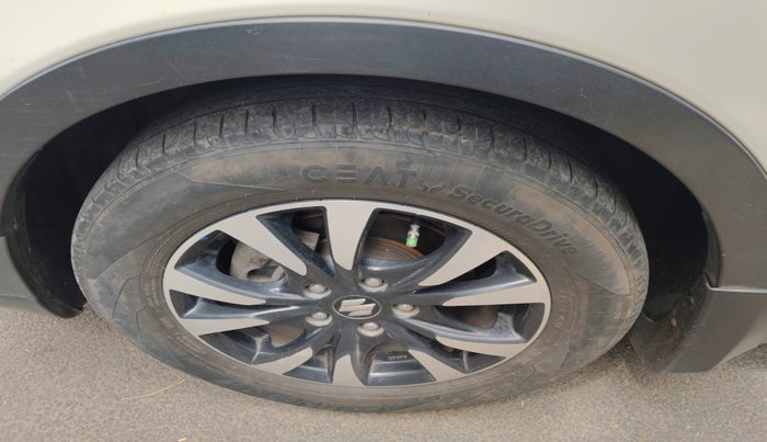 2017 Maruti S Cross ZETA 1.3, Diesel, Manual, 1,72,001 km, tyre