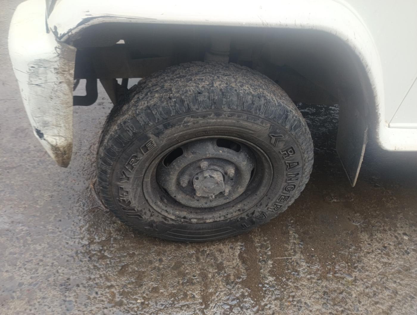 2011 Mahindra Bolero SLX BS-III, Diesel, Manual, 1,48,576 km, tyre