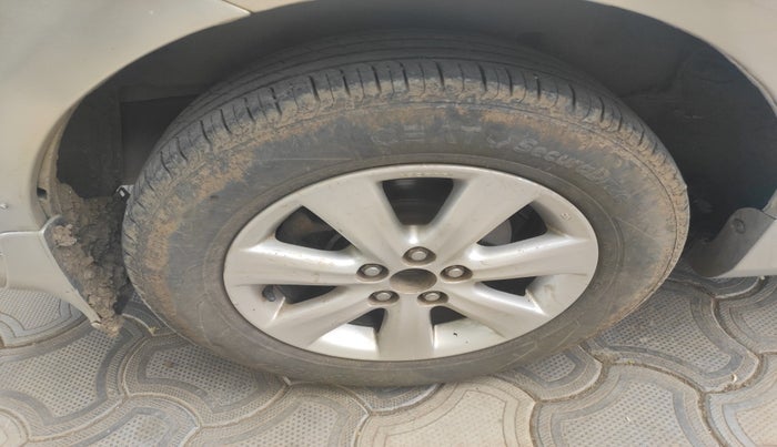 2012 Toyota Corolla Altis G DIESEL, Diesel, Manual, 1,83,578 km, tyre