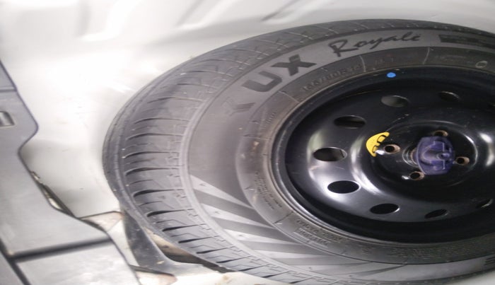 2021 Maruti Dzire ZXI Plus, Petrol, Manual, 1,06,636 km, tyre