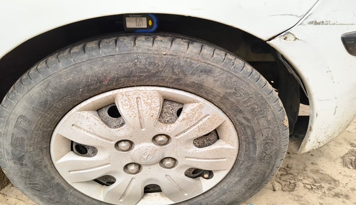 2010 Hyundai i10 MAGNA 1.1, Petrol, Manual, 1,04,043 km, tyre