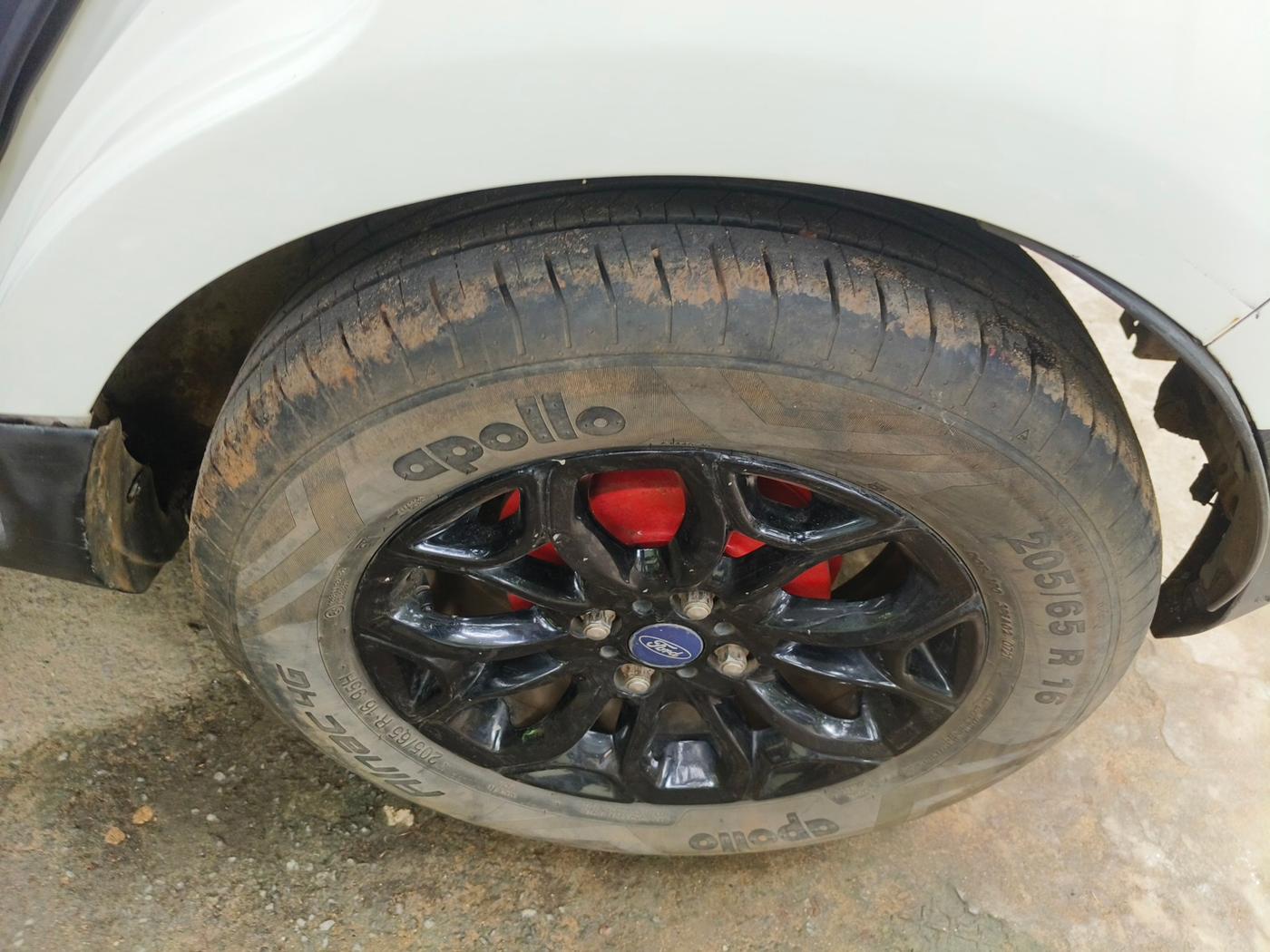2013 Ford Ecosport TITANIUM 1.5L DIESEL, Diesel, Manual, 1,55,960 km, tyre