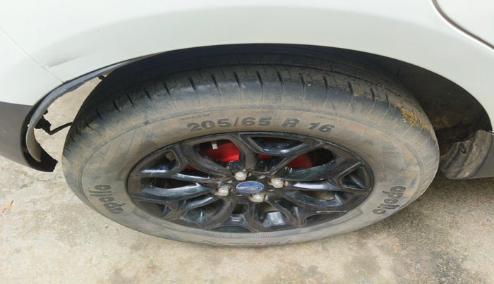 2013 Ford Ecosport TITANIUM 1.5L DIESEL, Diesel, Manual, 1,55,954 km, tyre