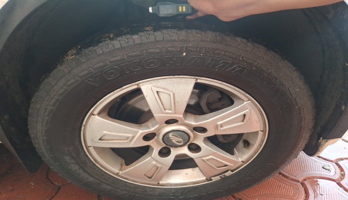 2017 Mahindra XUV500 W4 1.99, Diesel, Manual, 67,679 km, tyre